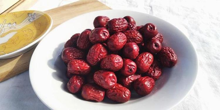 Hünnap besin değerleri (100 gr için)