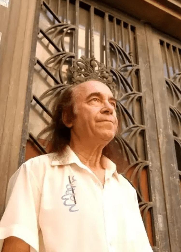 ERKİN KORAY HAKKINDA