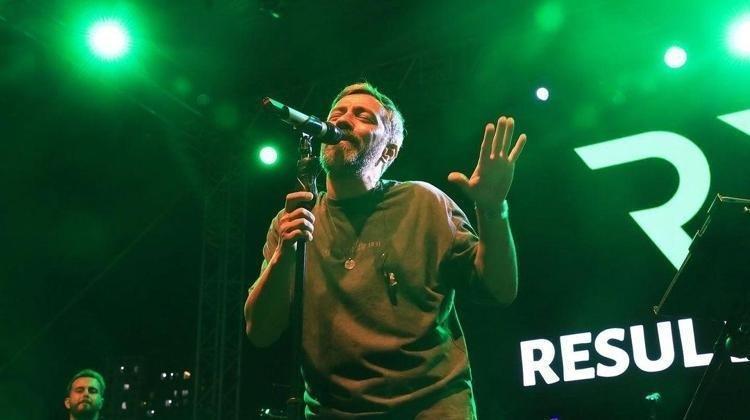 Demet Akalın konser yolunda tekne kazası geçirdi