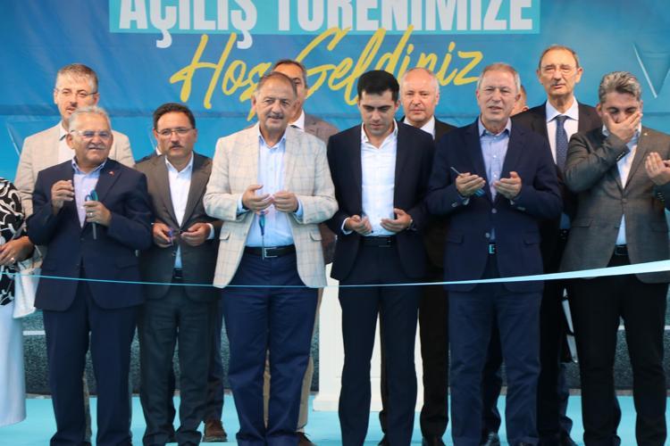 Bakan Özhaseki, Kahramanmaraş depreminin etkisini başka ülkelerin yorumuyla açıkladı