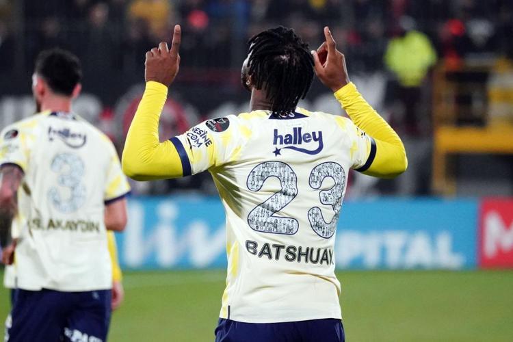 Güle güle, Fenerbahçe formasıyla son maçına çıkıyor Yeni rotası Premier Lig
