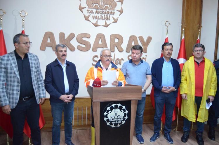 SÜRÜCÜ KURTULDU, EŞİ ÖLDÜ