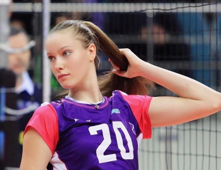Rus voleybolcu Anastasia Lyashko güzelliğiyle sosyal medyada gündem ...