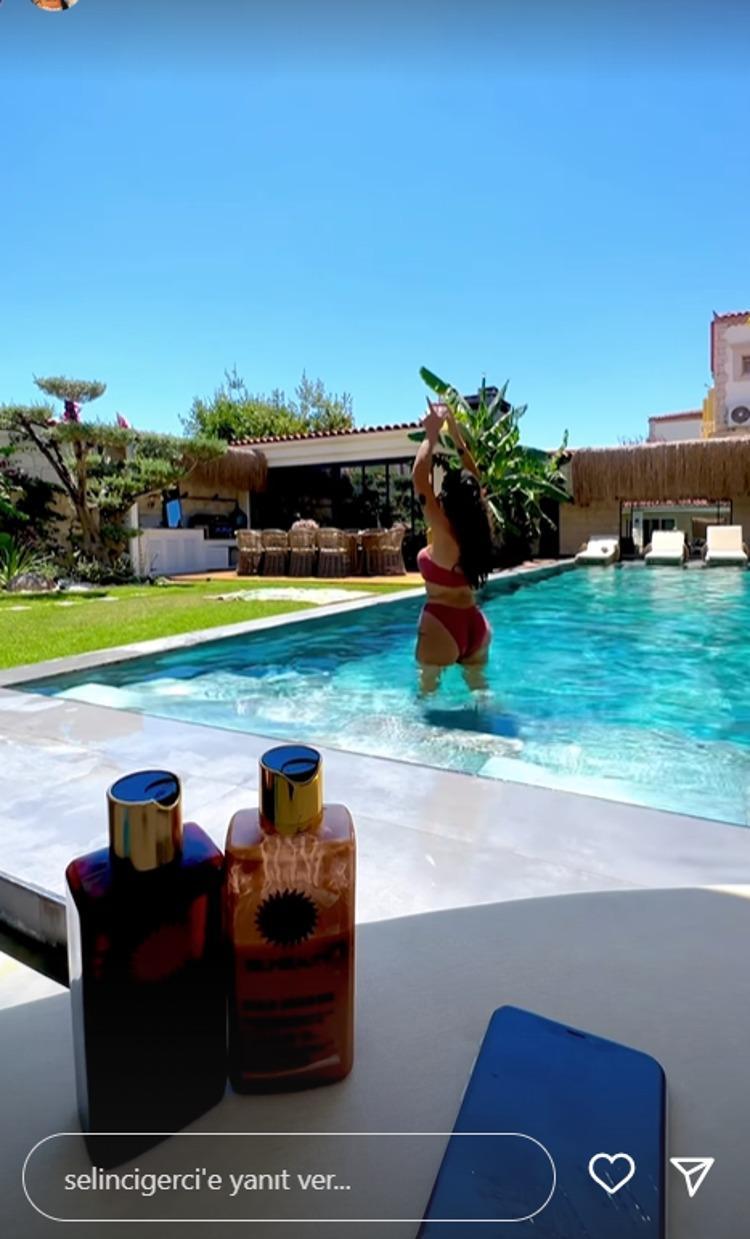 KIRMIZI BİKİNİSİYLE DANS ETTİ