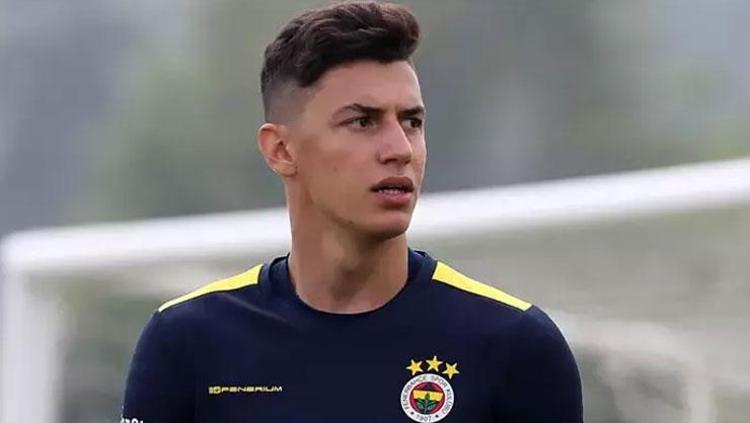 BERKE 4 YIL FENERBAHÇE FORMASI GİYDİ