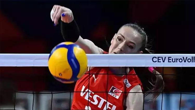 FENERBAHÇE TARİHİ BOYUNCU HEP DEVLETİNİN VE MİLLETİNİN YANINDA OLMUŞTUR