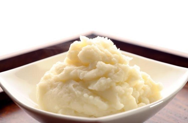 BEBEK GİBİ BİR CİLT İÇİN PATATES SUYU MASKESİ