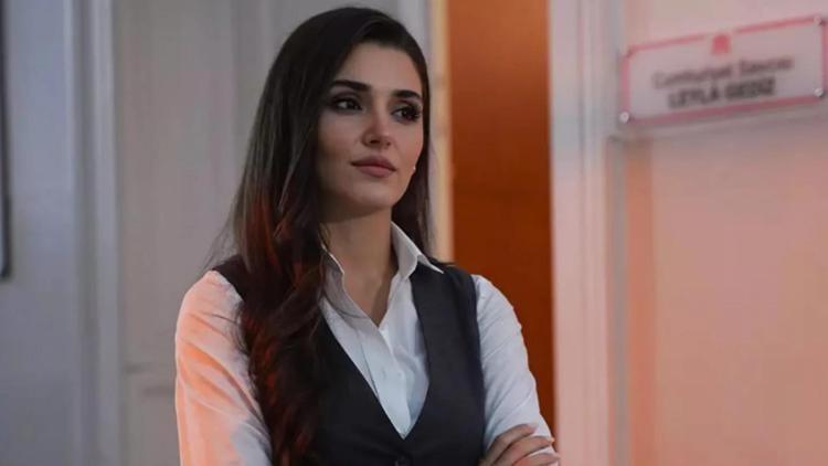 Hande Erçel dizi setinde sınava girdi