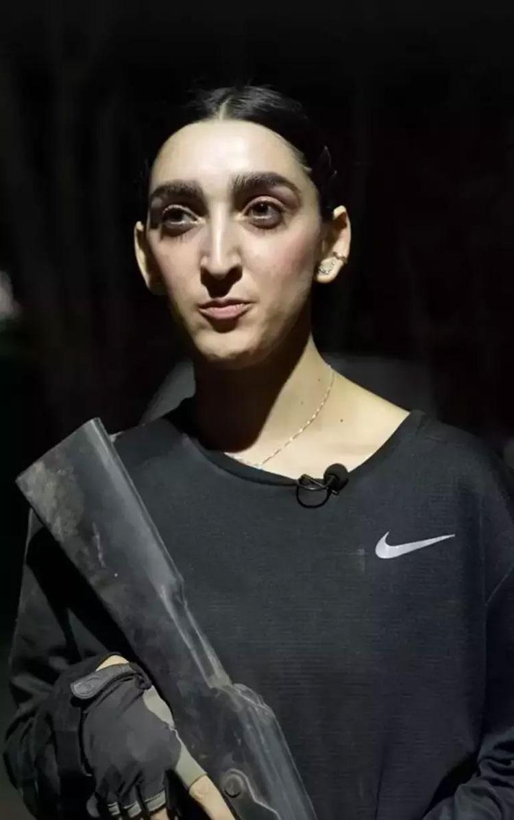 Gucci'nin Ermeni modeli Armine Harutyunyan terör örgütüne katıldı! - Resim : 2