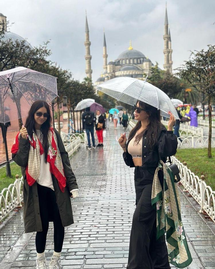 Wanda Nara kız kardeşiyle Ayasofya'da - Magazin Haberleri