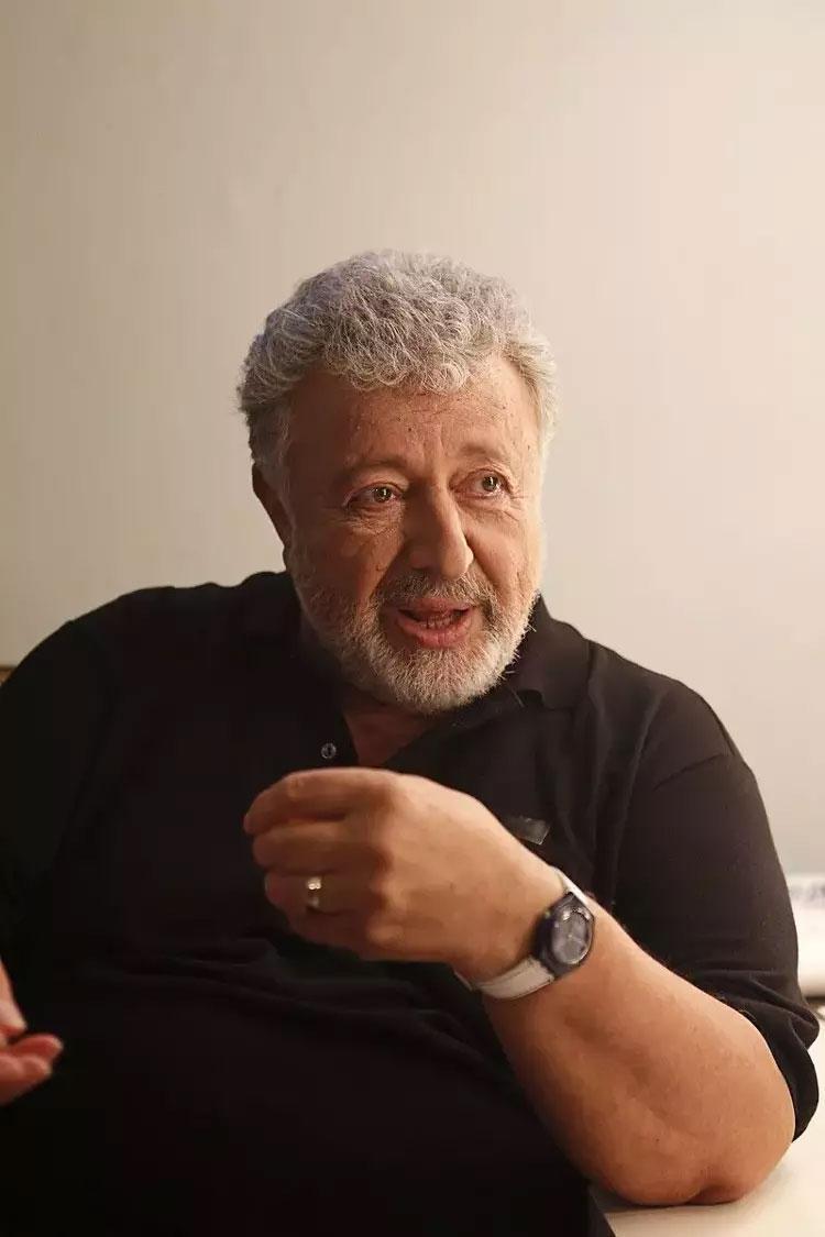Ünlü sanatçı Metin Akpınar kızları hakkında sessizliğini bozdu: Çok şaşırdım ve sarsıldım