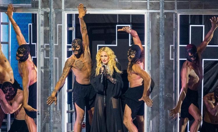 Madonna hayranlarını hayal kırıklığına uğrattı Paralarını geri istiyorlar (5 dakikada dünyadan magazin turu 17 Ekim 2023)