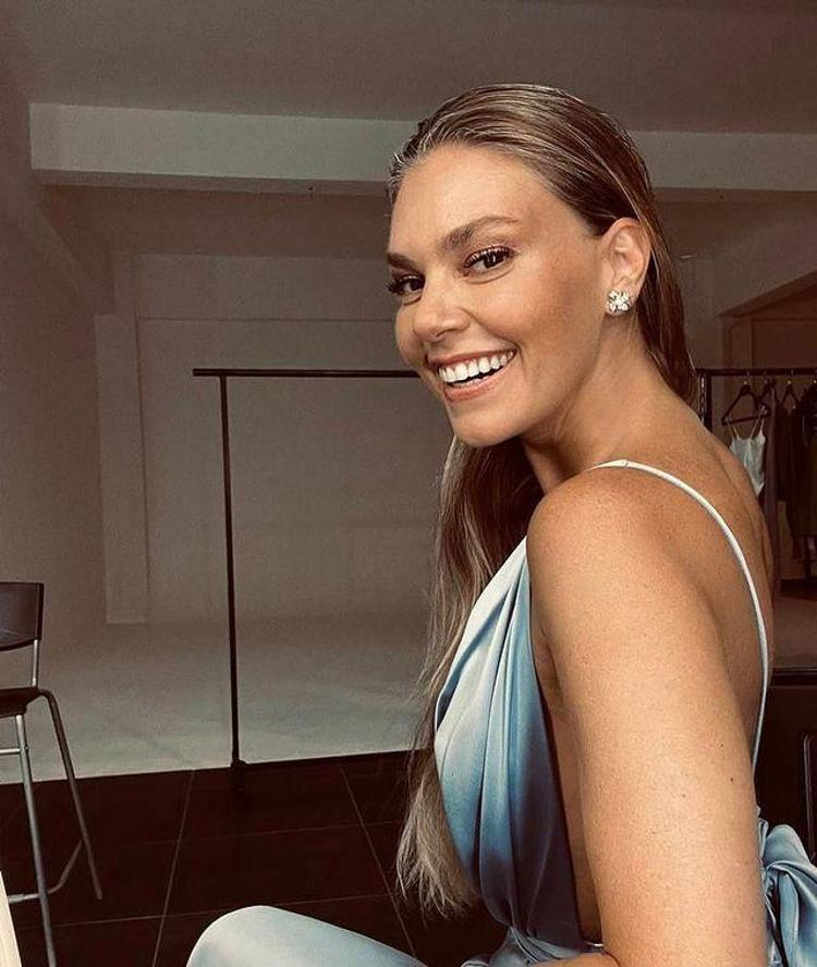 Aslı Enver kızıyla gezmede