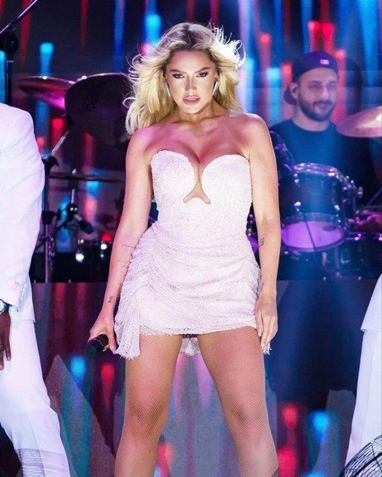 Hadise: Ben stalk yapmam haberin gelir