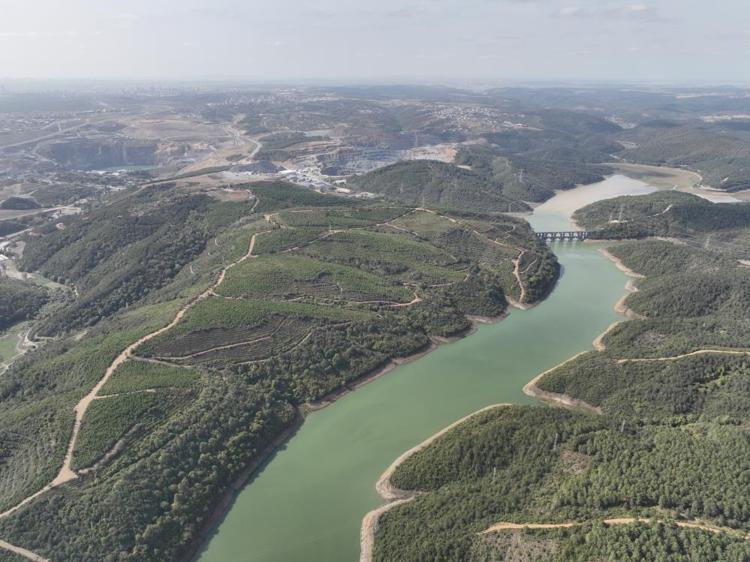 İstanbul barajlarında alarm Suyun rengi değişti