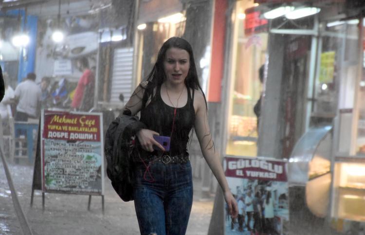 İstanbul Valiliği saat vererek uyardı Yağmur soğuk beraber bastıracak