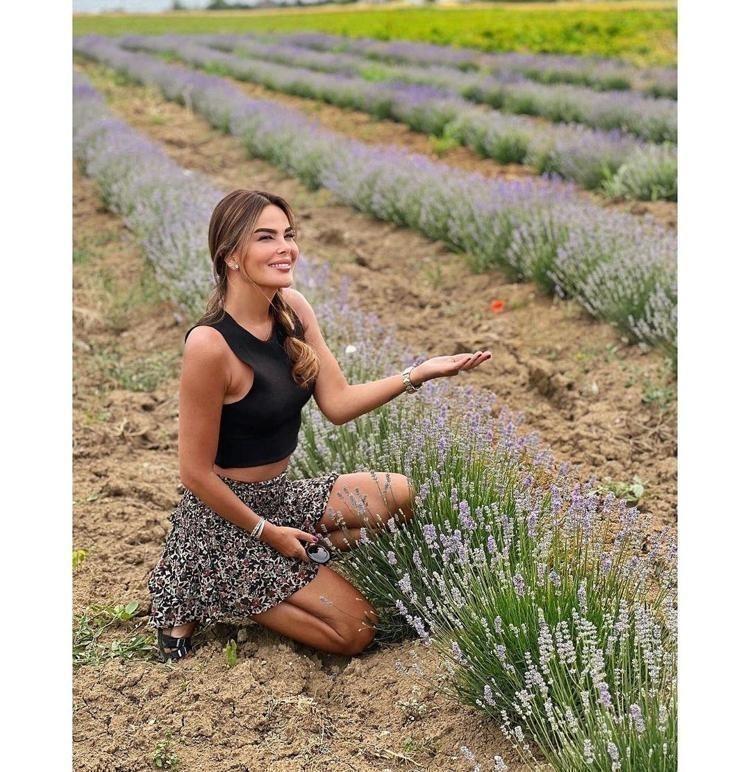 Özlem Yıldız hem gezecek hem kazanacak