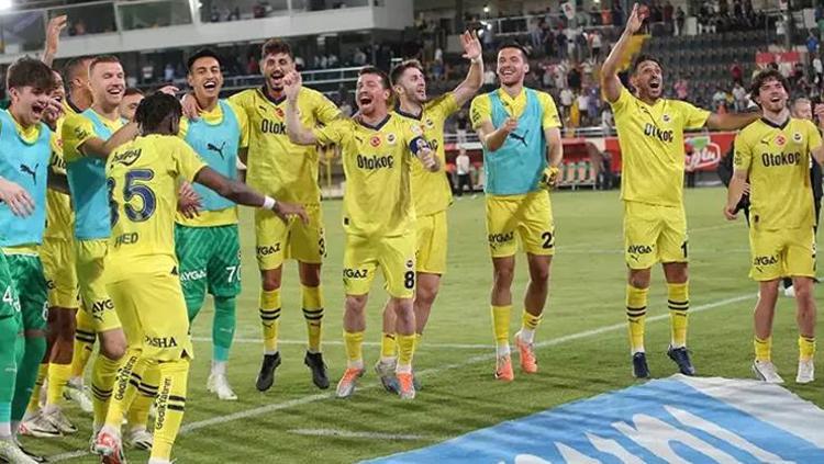 FENER’DE KADRO GENİŞ DEĞİL KALABALIKMIŞ