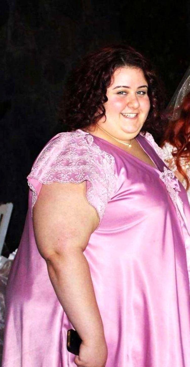Bir ayda 17 kilo veren  Açelya Akkoyun bambaşka biri oldu İşte uyguladığı yöntem