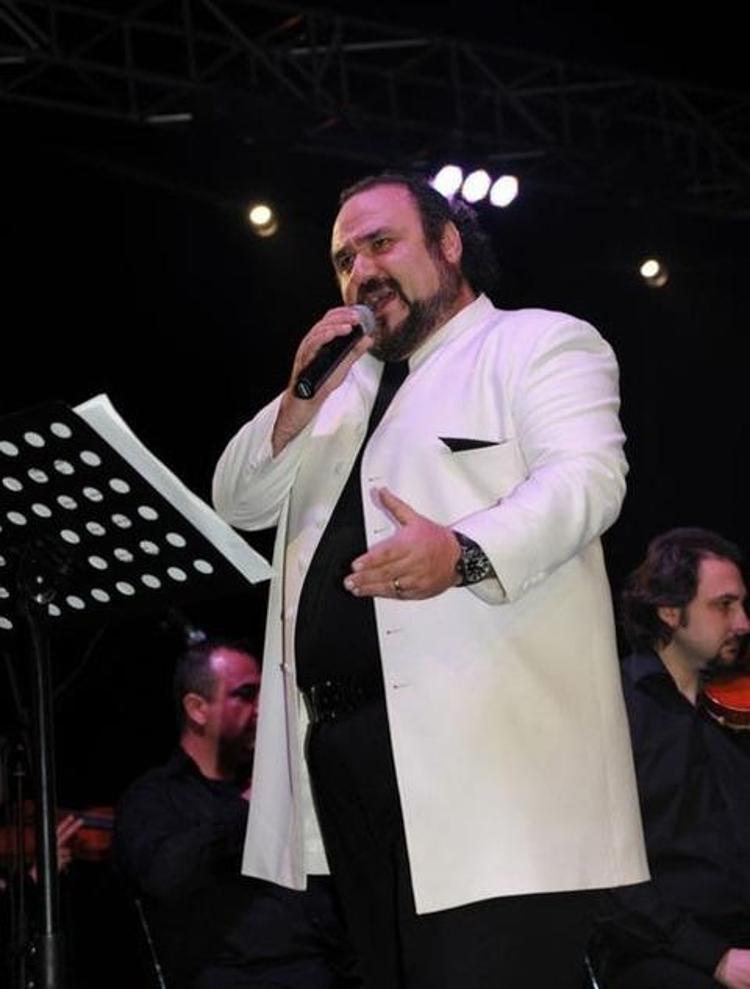 Bir ayda 17 kilo veren  Açelya Akkoyun bambaşka biri oldu İşte uyguladığı yöntem