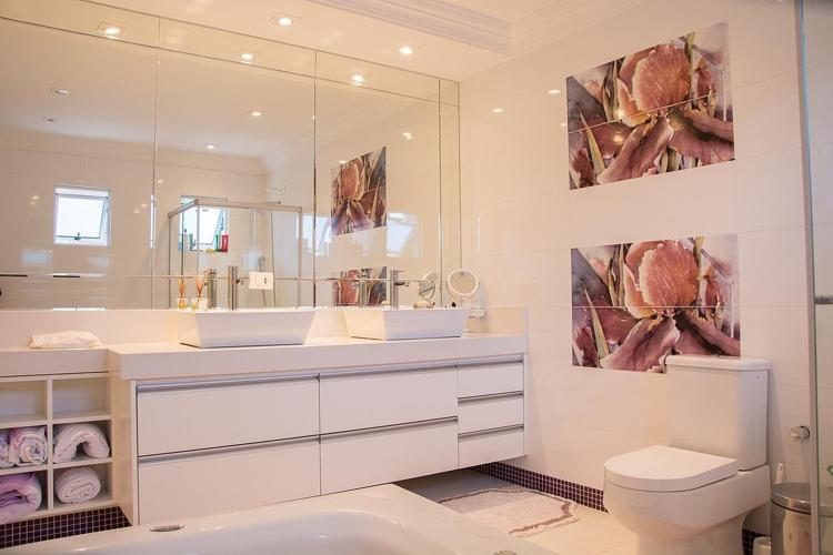 Banyo ve tuvaletteki kötü kokuyu anında yok ediyor, mikroplarında kökünü kazıyor