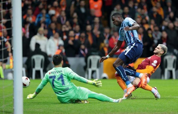 Aslan evinde yenilmezlik serisini 24 maça çıkardı Galatasaray-Adana Demirspor maçında 4 gol 2 penaltı