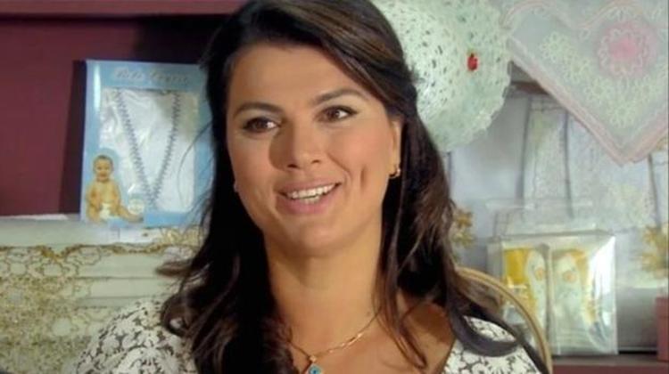 Bir ayda 17 kilo veren  Açelya Akkoyun bambaşka biri oldu İşte uyguladığı yöntem
