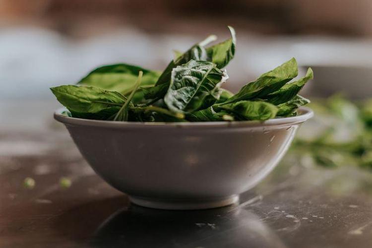 Derin kırışıklıkları, izleri tarihe gömüyor 1 kaşık yiyen 20 yıl gençleşiyor: Doğadaki en güçlü E vitaminiymiş