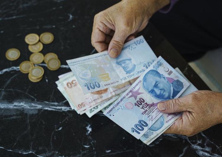 Kritik veriye sayılı günler kaldı Memur ve memur emeklisinin cebine 2024te kaç TL girecek