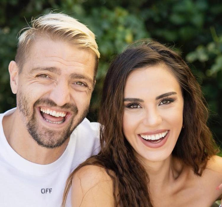 Şükran Ovalı ve Caner Erkin aşka geldi İyi ki peşinden koşmayı bırakmadım aşkım