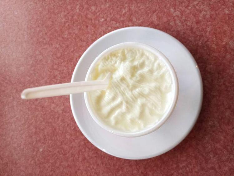 Dümdüz bir karın için kaşık kaşık yiyin Bir çırpıda göbek, basen, bel ne varsa eritiyor