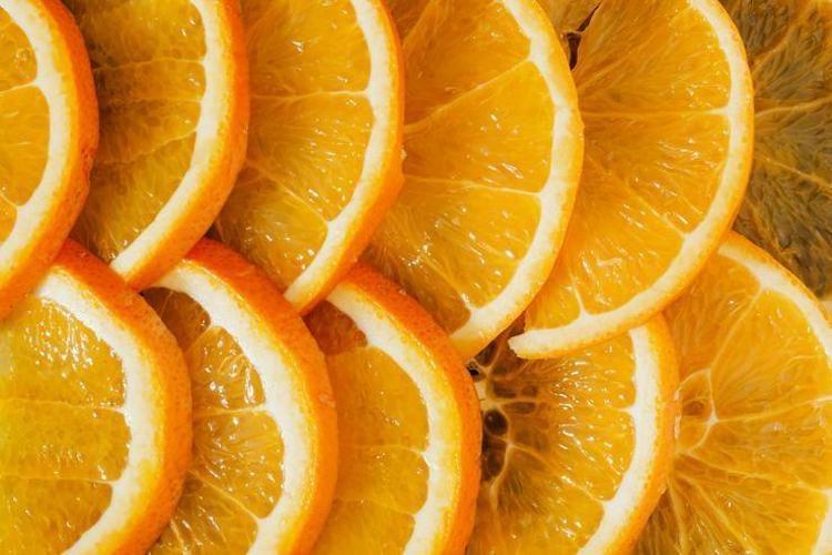 Kabuğunu suda kaynatıp köklere sürün Pahalı saç ürünlerini çöpe attıran formül: Keçe gibi saçları tek yıkamada pamuğa çeviriyor