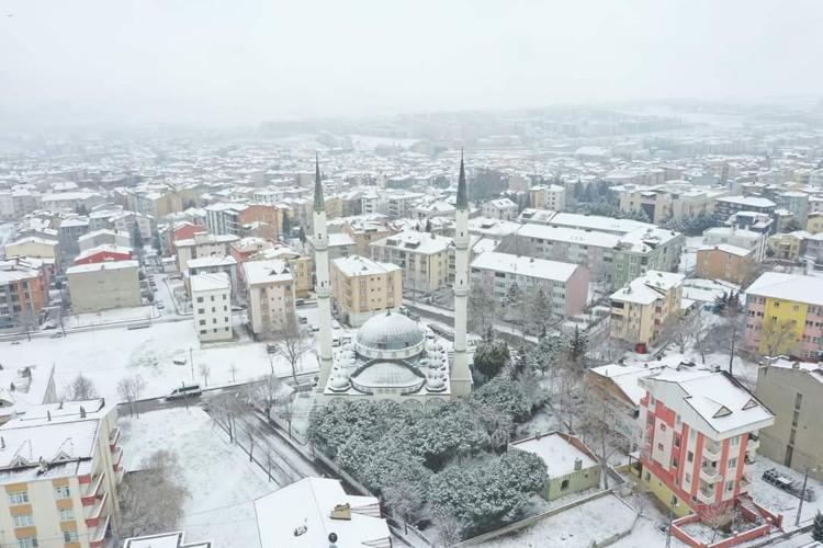 Kar yağışı İstanbulda 2 gün etkili olacak AKOMdan da uyarı geldi: Buzlanmaya dikkat