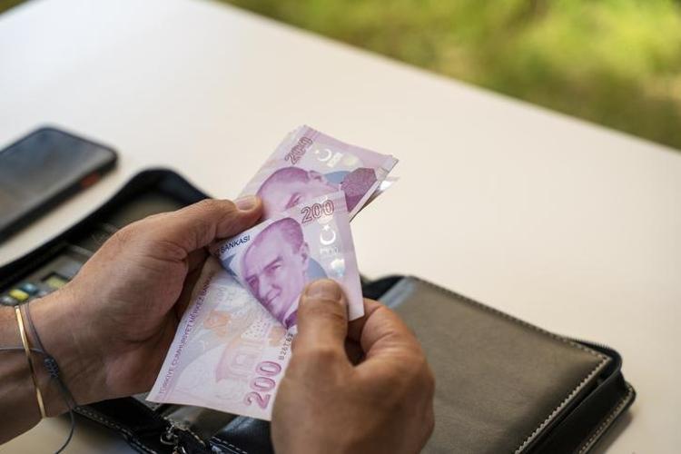 Emeklilerin ek zam oranı belli oldu Farklar ne zaman hesaplara yatacak