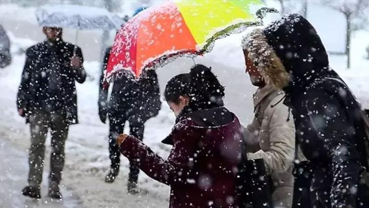 Kar alarmı Ankara güne karla uyandı, İstanbula kar uyarısı geldi
