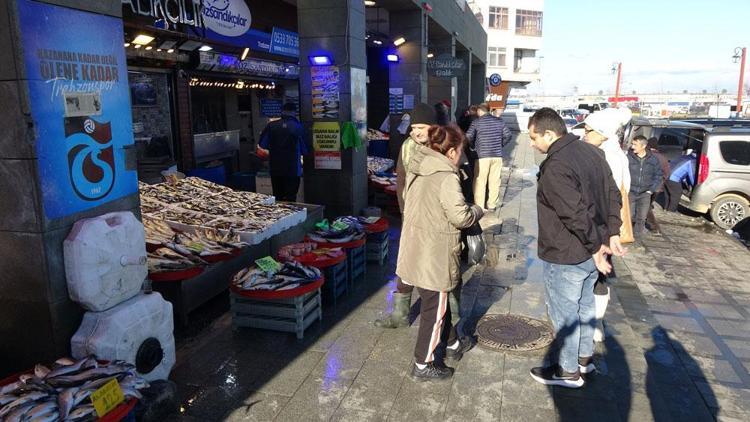 Kilosu 150 liradan pazar tezgahında yerini aldı Fiyatı görenleri şaşırıyor ama vücuda antioksidan yüklüyor