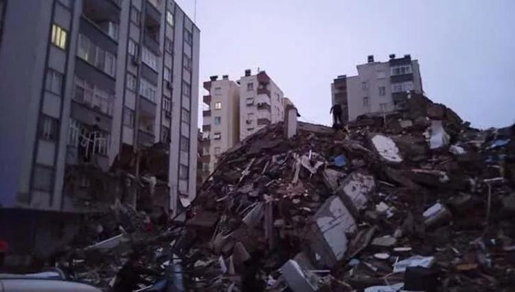 6 ŞUBAT DEPREMİ ANMA MESAJLARI: Kahramanmaraş depreminde kaybettiklerimiz için duygusal deprem taziye mesajları