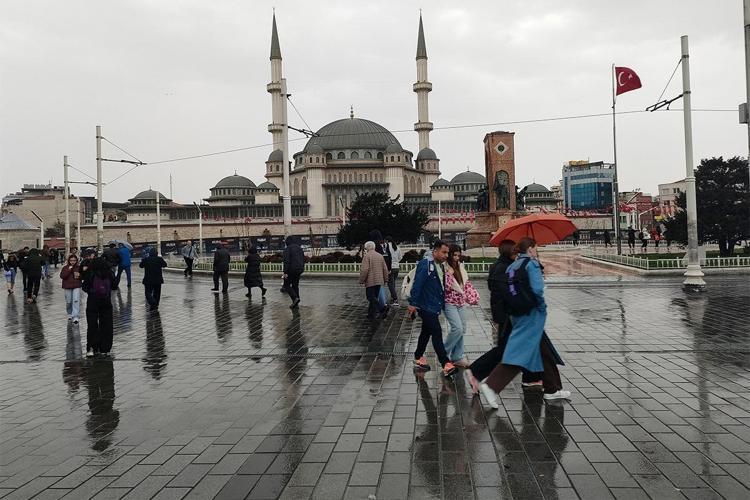 İstanbulun nüfusunda dikkat çeken düşüş Kentten göç hızlandı yaşlı nüfus arttı