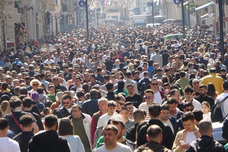 İstanbulun nüfusunda dikkat çeken düşüş Kentten göç hızlandı yaşlı nüfus arttı