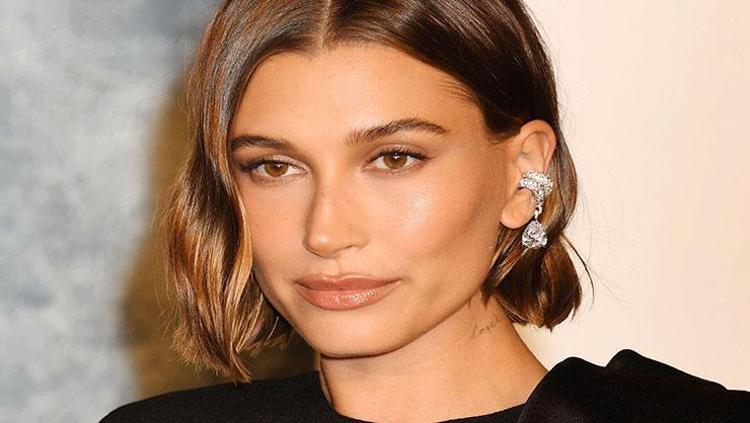 Hailey Bieber da onu yapıyor: Cildi parıl parıl parlatıp 10 yaş gençleştiriyor
