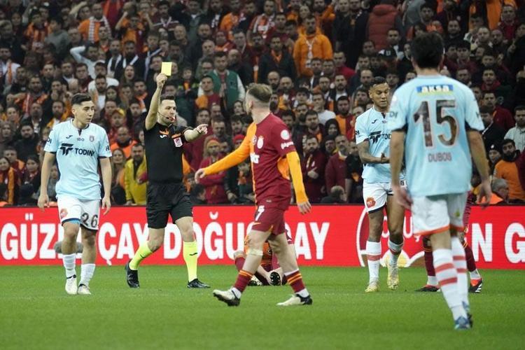 Süper Ligde Aslan zirveye çıktı Galatasaray-Başakşehir: 2-0
