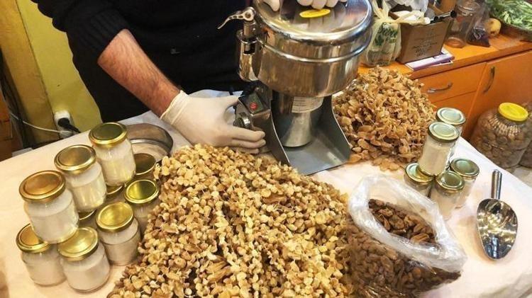 Kışın bardak bardak içiyoruz Türkiyenin beyaz altını: Kalsiyum ve proteinde yumurtayı ve sütü sollayan tek besin