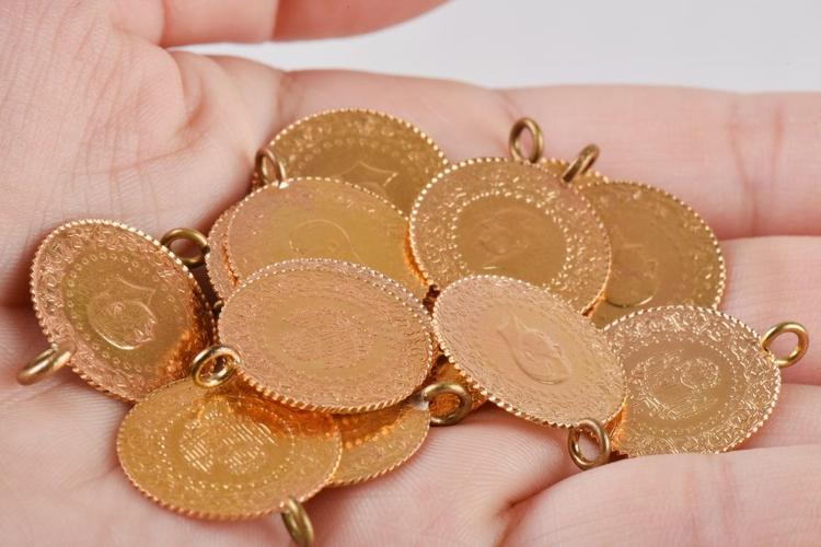 Altın fiyatları rekor kırmaya hazırlanıyor Piyasalar hareketlendi, tarih verildi