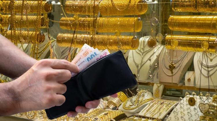 Altın fiyatları rekor kırmaya hazırlanıyor Piyasalar hareketlendi, tarih verildi