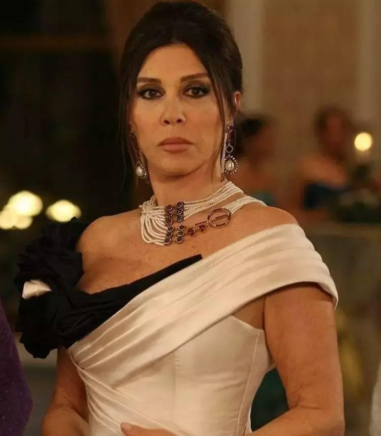 Aşk-ı Memnunun Firdves Hanımı Nebahat Çehreden çarpıcı aşk itirafı 36 yıldır aşka tövbeli