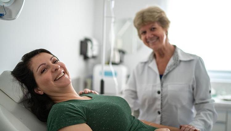 Kan vermek orucu bozar mı (Diyanet fetvası) Oruçlu iken kan vermek ve vücuda kan almak orucu bozar mı