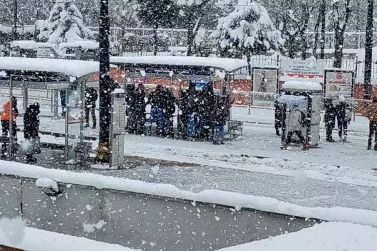 Yoğun kar yağışı başlıyor, Meteorolojiden peş peşe uyarılar geldi