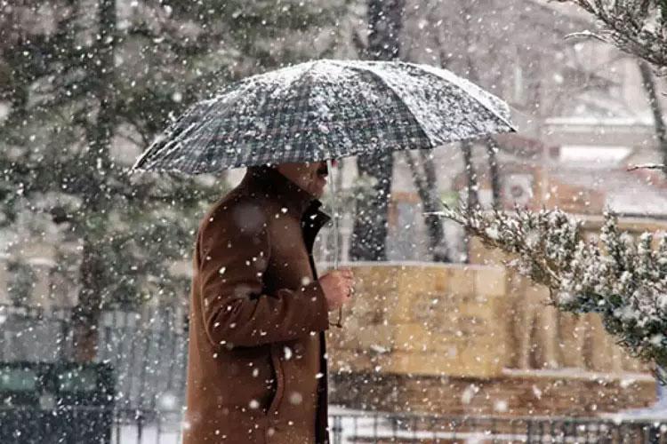 Yoğun kar yağışı başlıyor, Meteorolojiden peş peşe uyarılar geldi