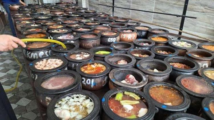 Keşkekler hazır olunca kaleden davul çalınıyor