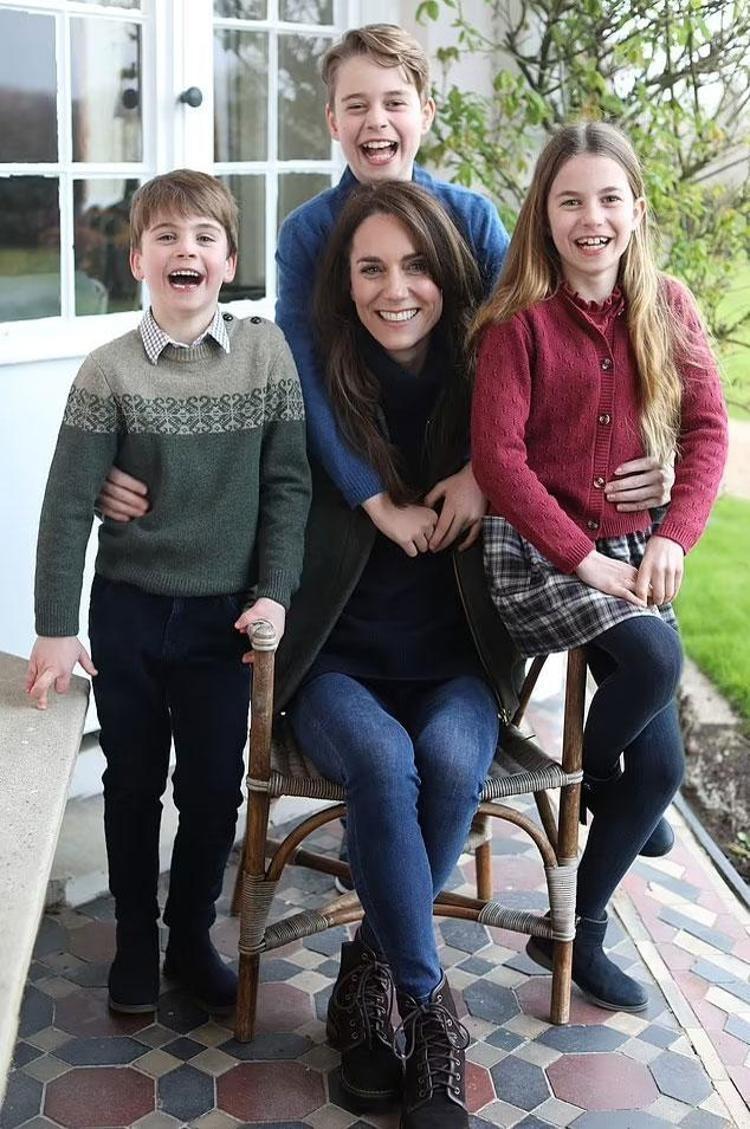 Kate Middleton aylar sonra ortaya çıktı ve hastalığını açıkladı